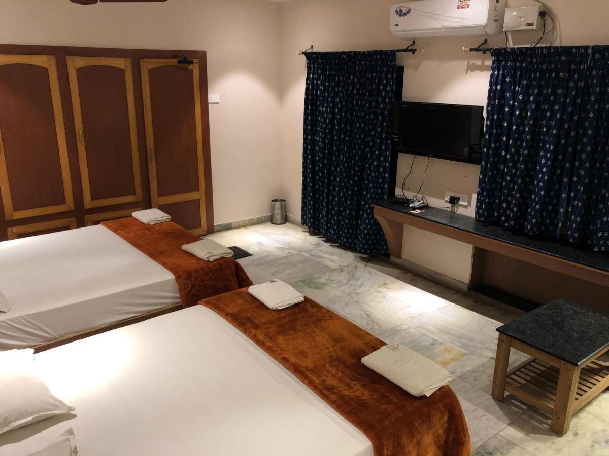 New Cape Hotel Kanyakumari Bagian luar foto