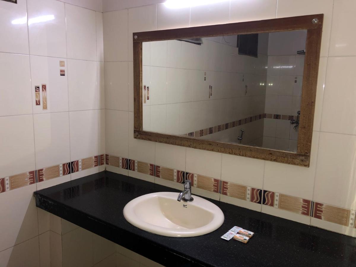 New Cape Hotel Kanyakumari Bagian luar foto