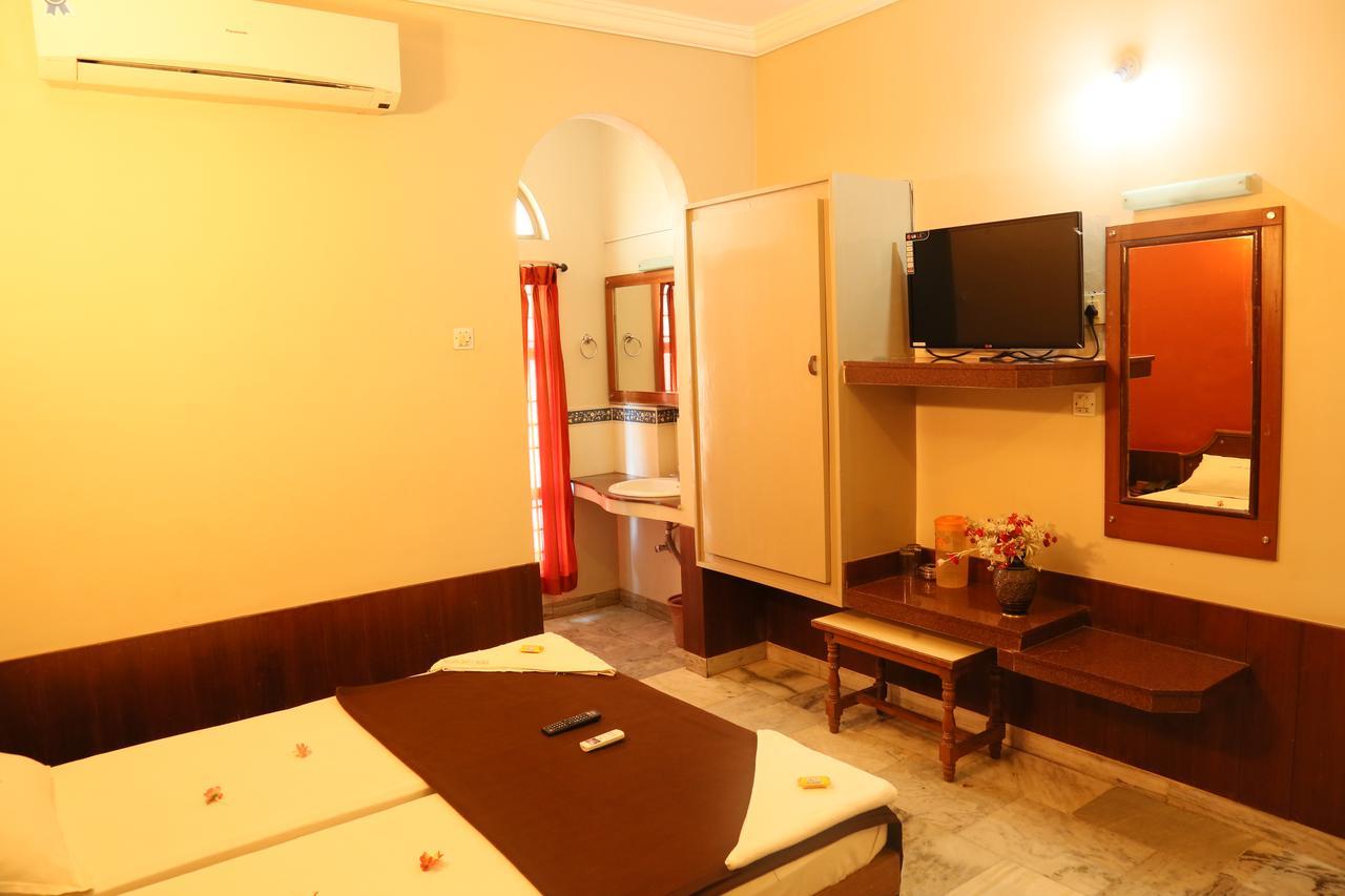 New Cape Hotel Kanyakumari Bagian luar foto