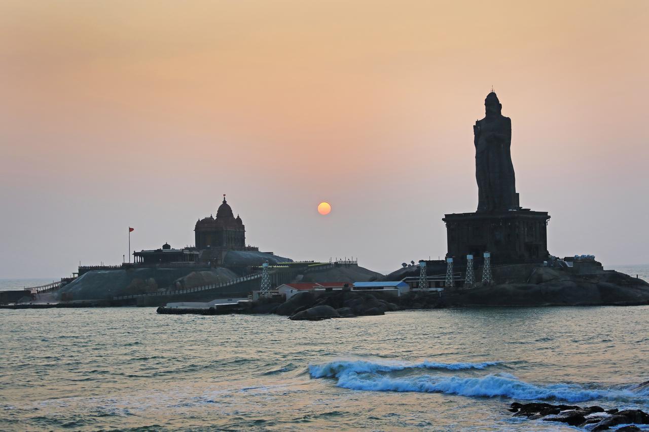New Cape Hotel Kanyakumari Bagian luar foto